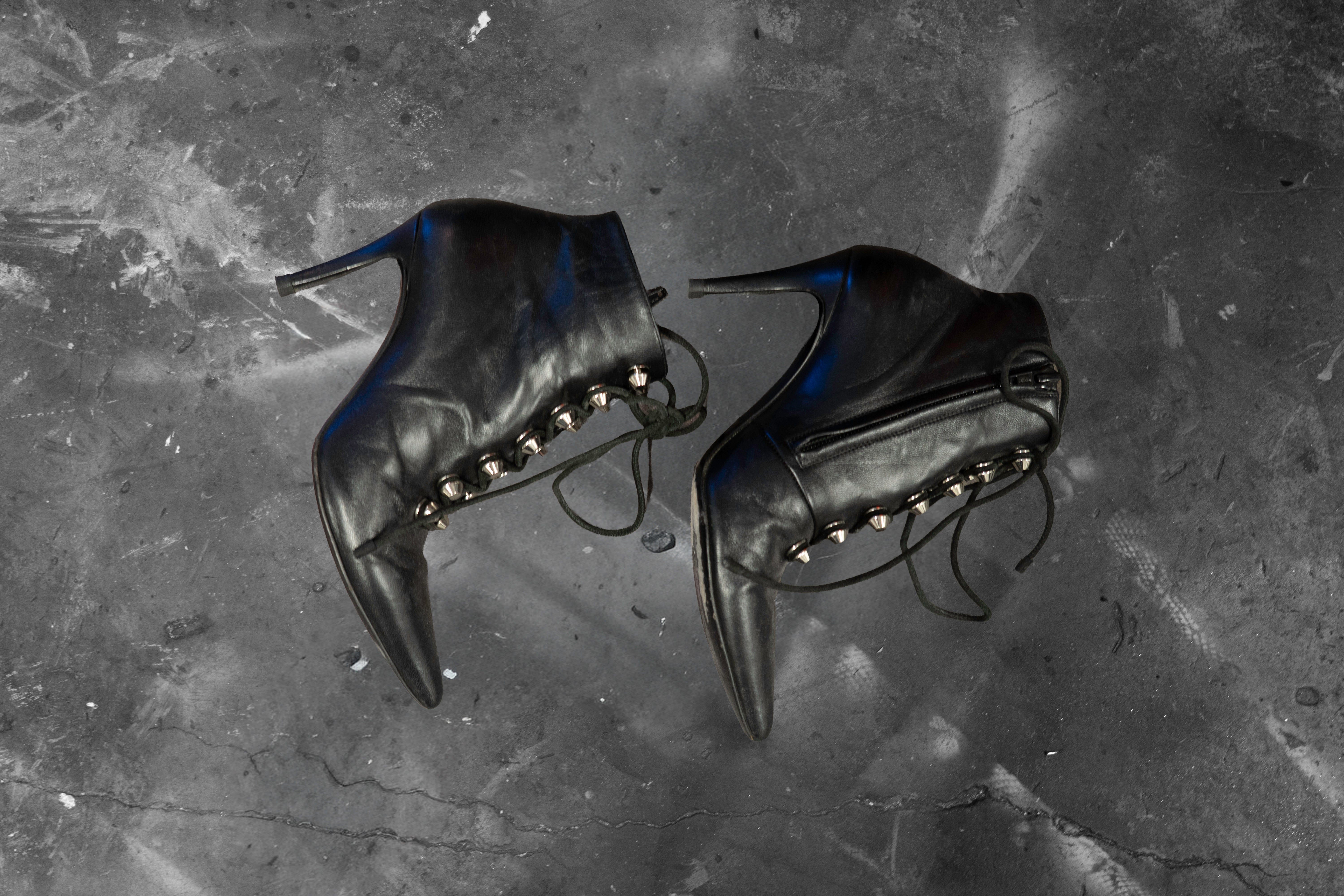 BALENCIAGA — BLACK LEATHER LACE-UP STILETTO BOOT