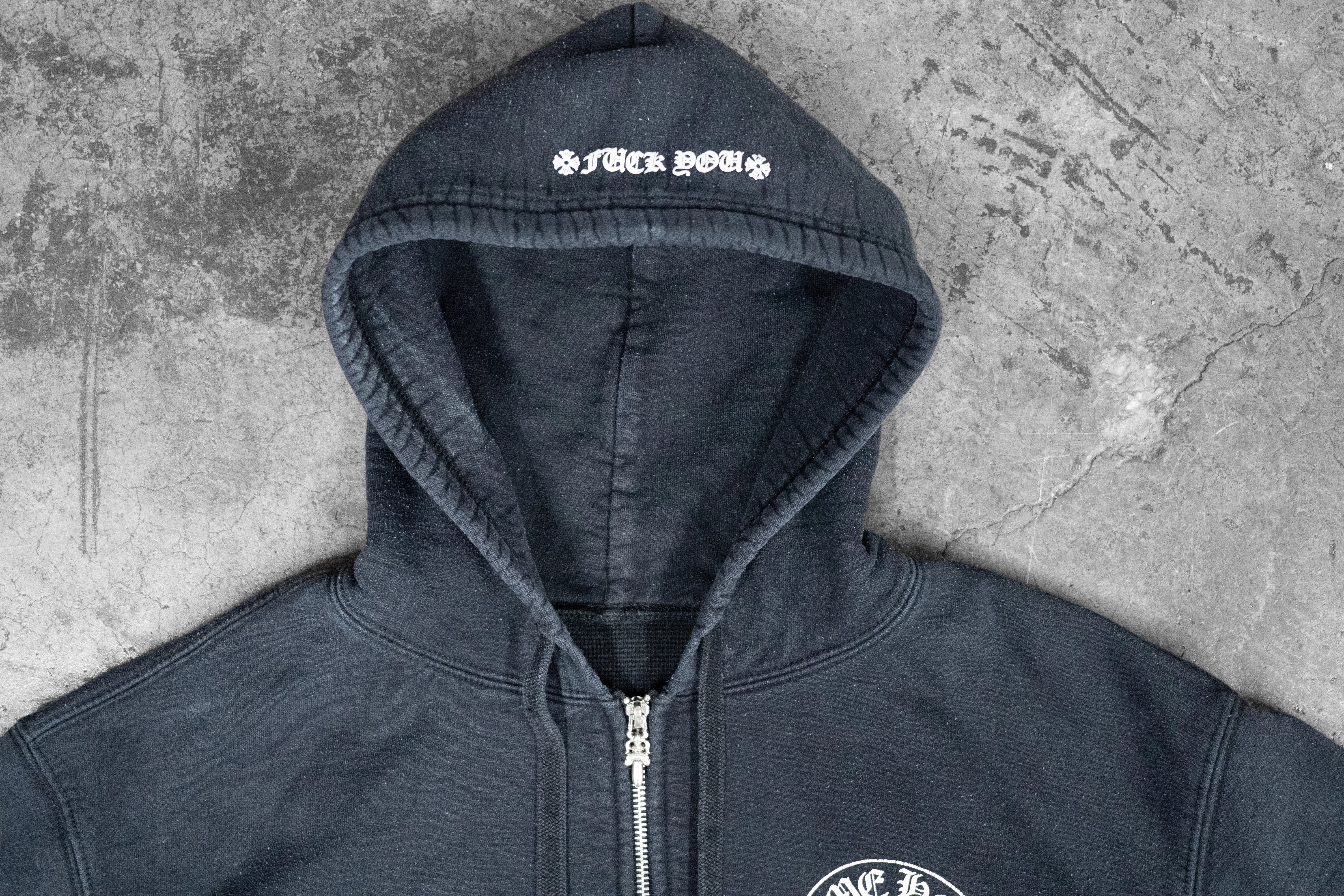 CHROME HEARTS — BLACK ZIP-UP HOODIE WITH WHITE LOGO PRINT