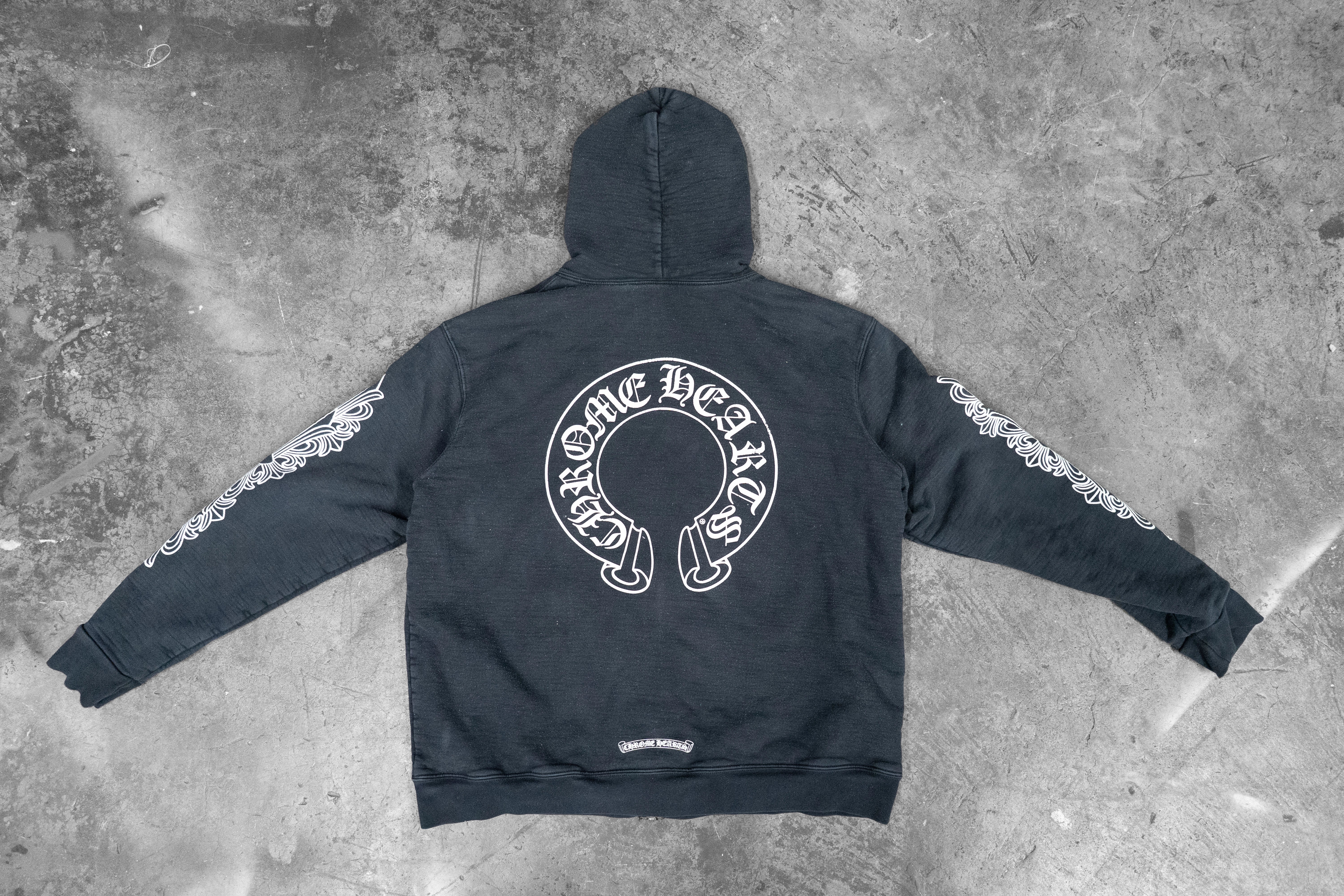 CHROME HEARTS — BLACK ZIP-UP HOODIE WITH WHITE LOGO PRINT