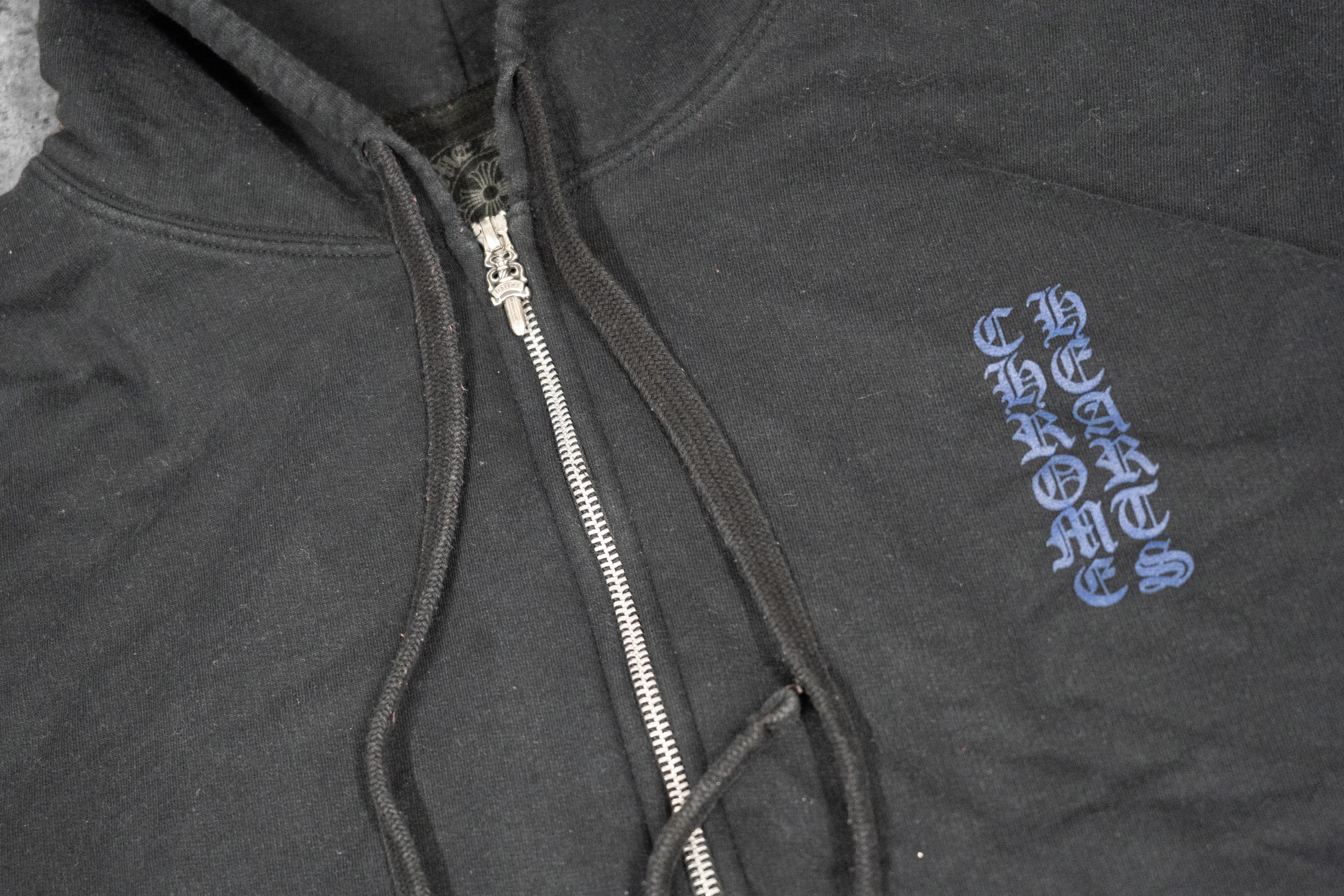CHROME HEARTS — BLACK ZIP-UP HOODIE WITH BLUE LOGO PRINT