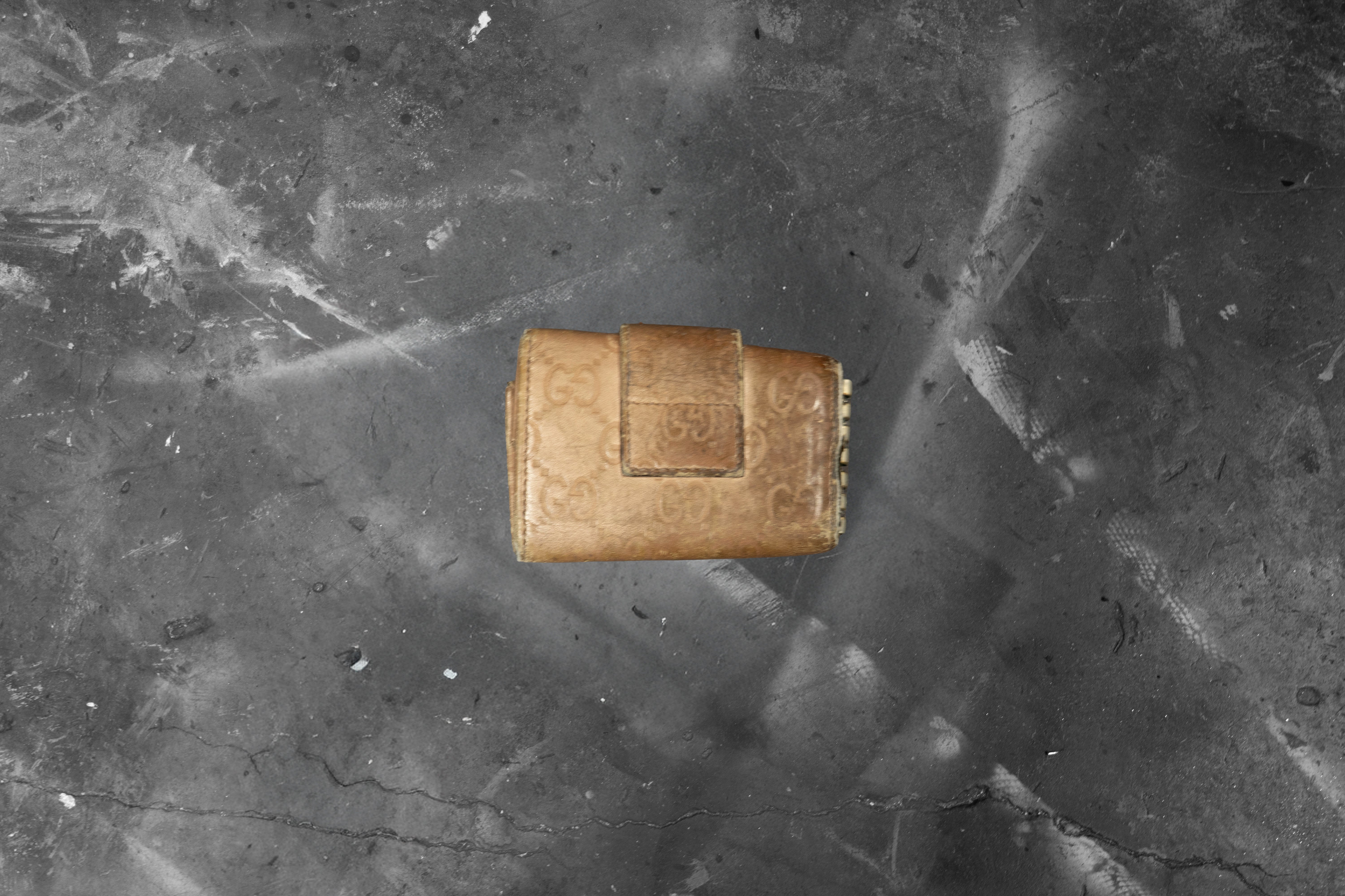 GUCCI — HEART LOGO KEYHOLDER