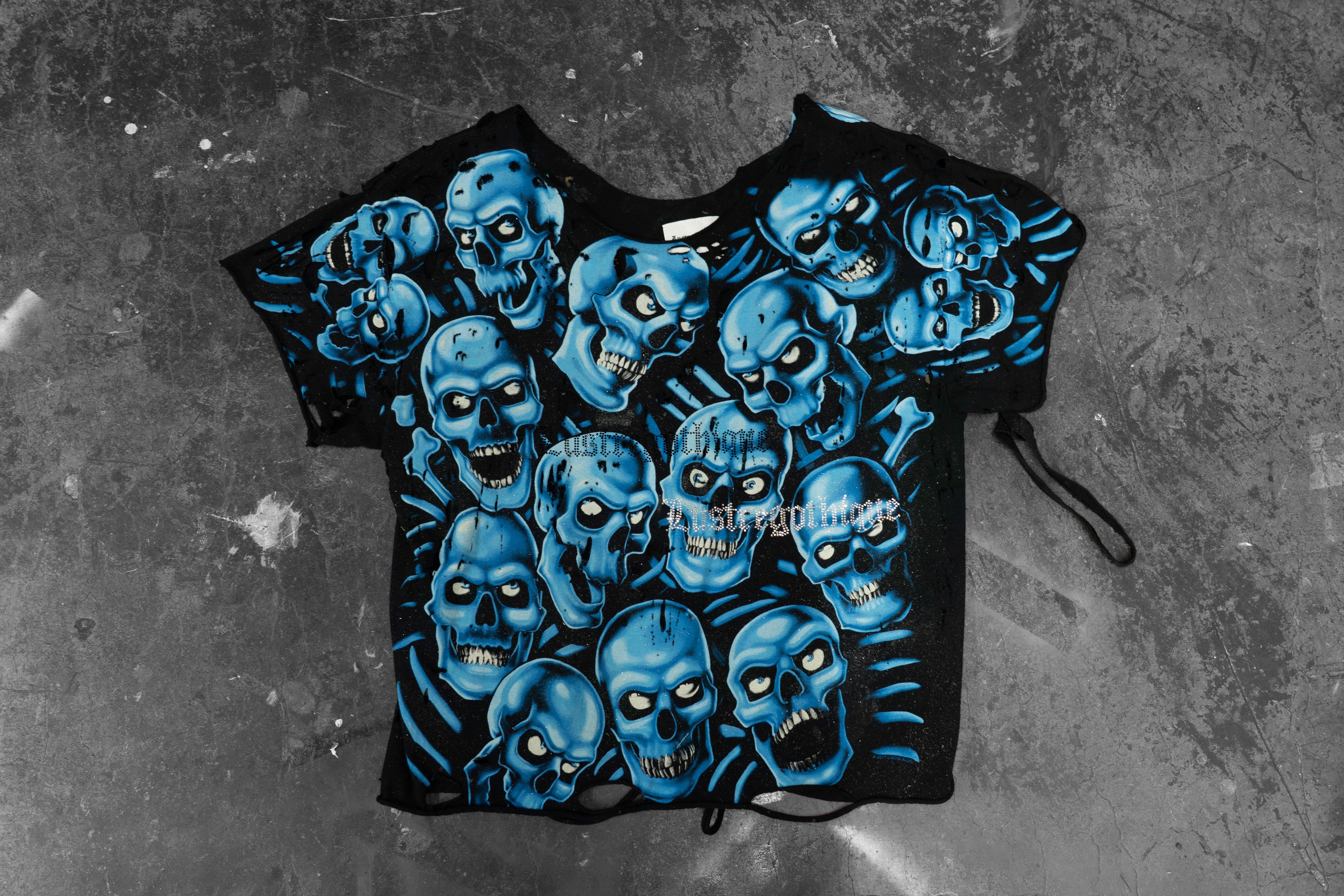 LUSTREGOTHIQUE — BLUE SKULL GRAPHIC TEE (1/1)