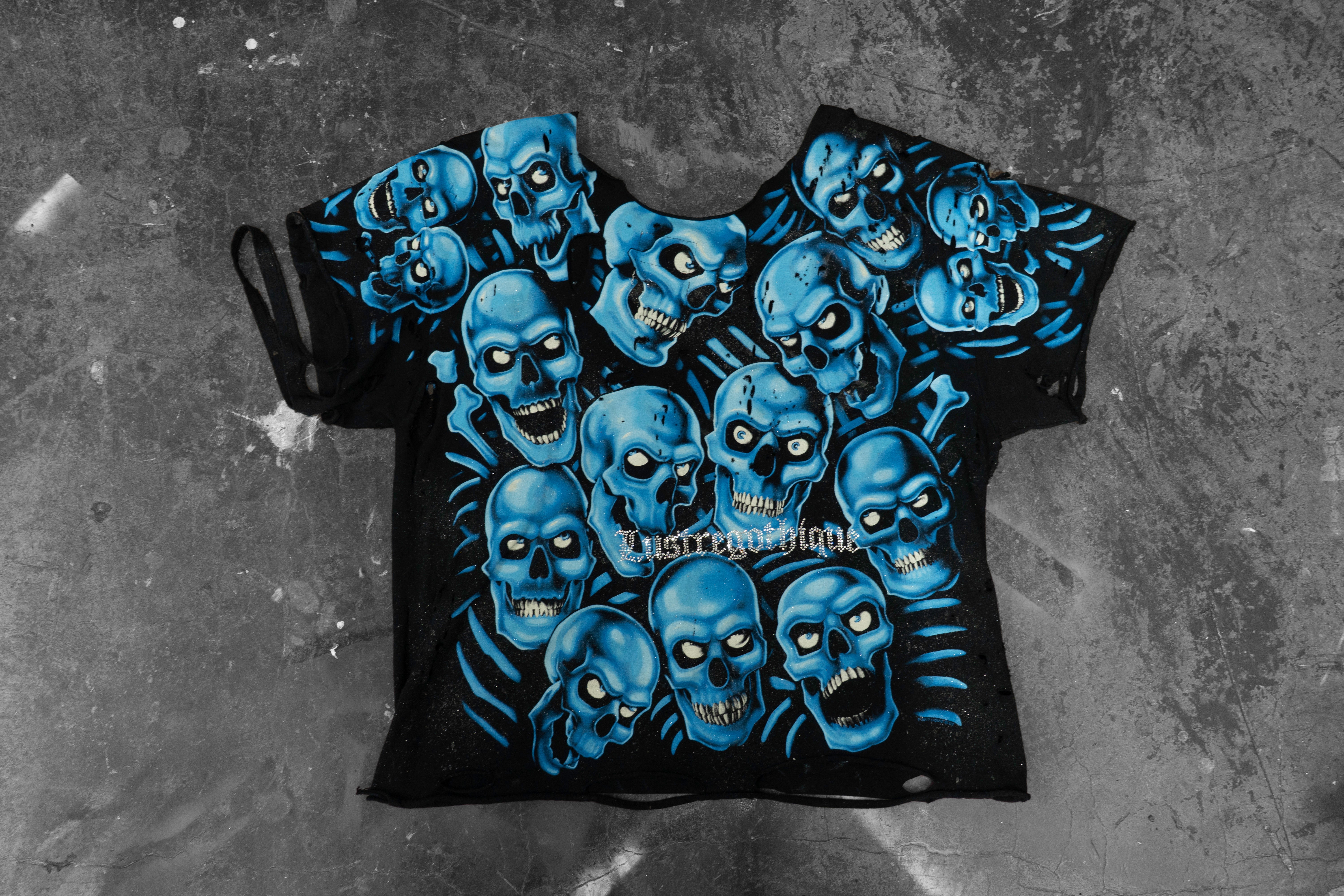 LUSTREGOTHIQUE — BLUE SKULL GRAPHIC TEE (1/1)