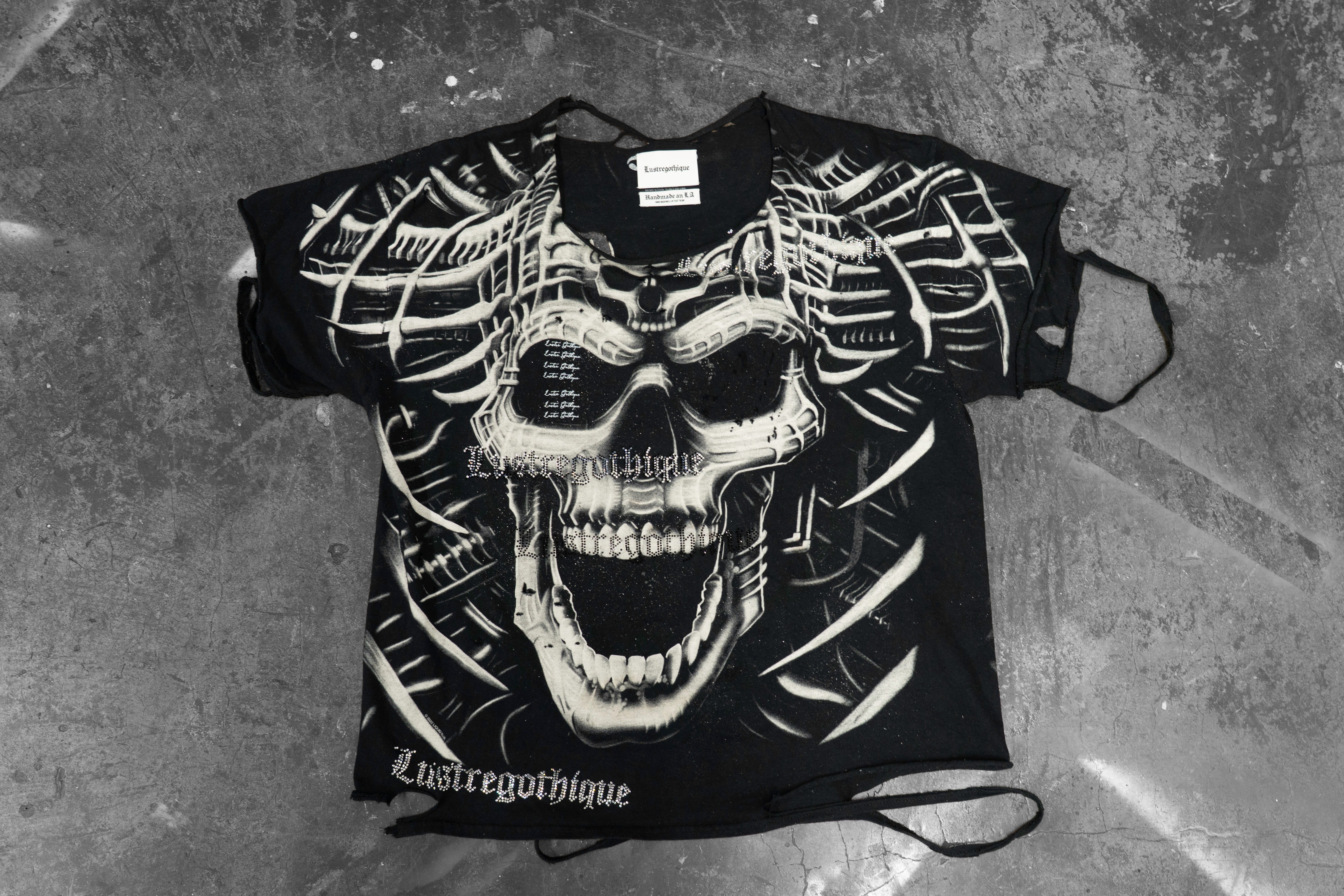 LUSTREGOTHIQUE — HAND-AIRBRUSHED DISTRESSED SKELETON TEE
