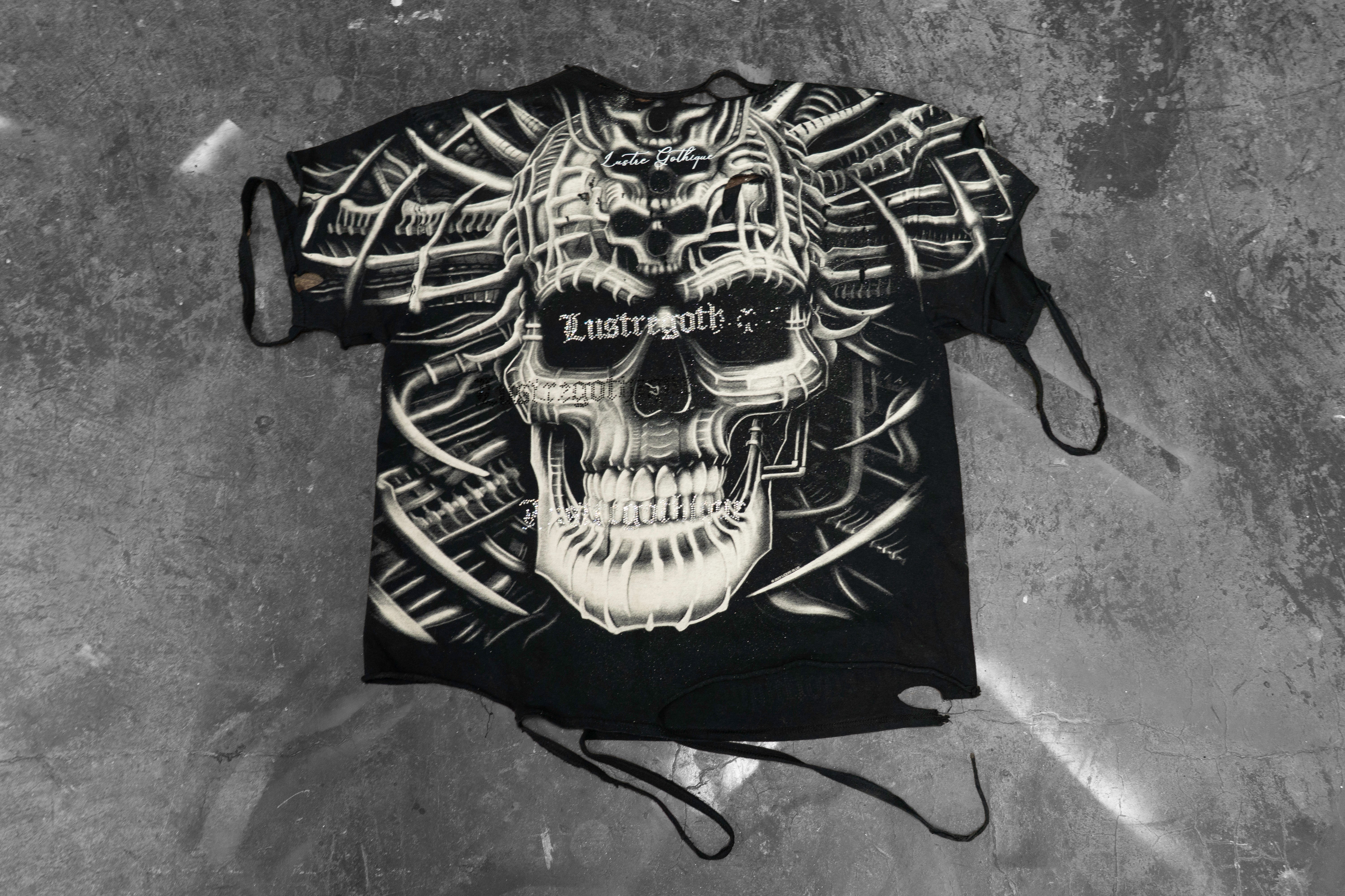 LUSTREGOTHIQUE — HAND-AIRBRUSHED DISTRESSED SKELETON TEE