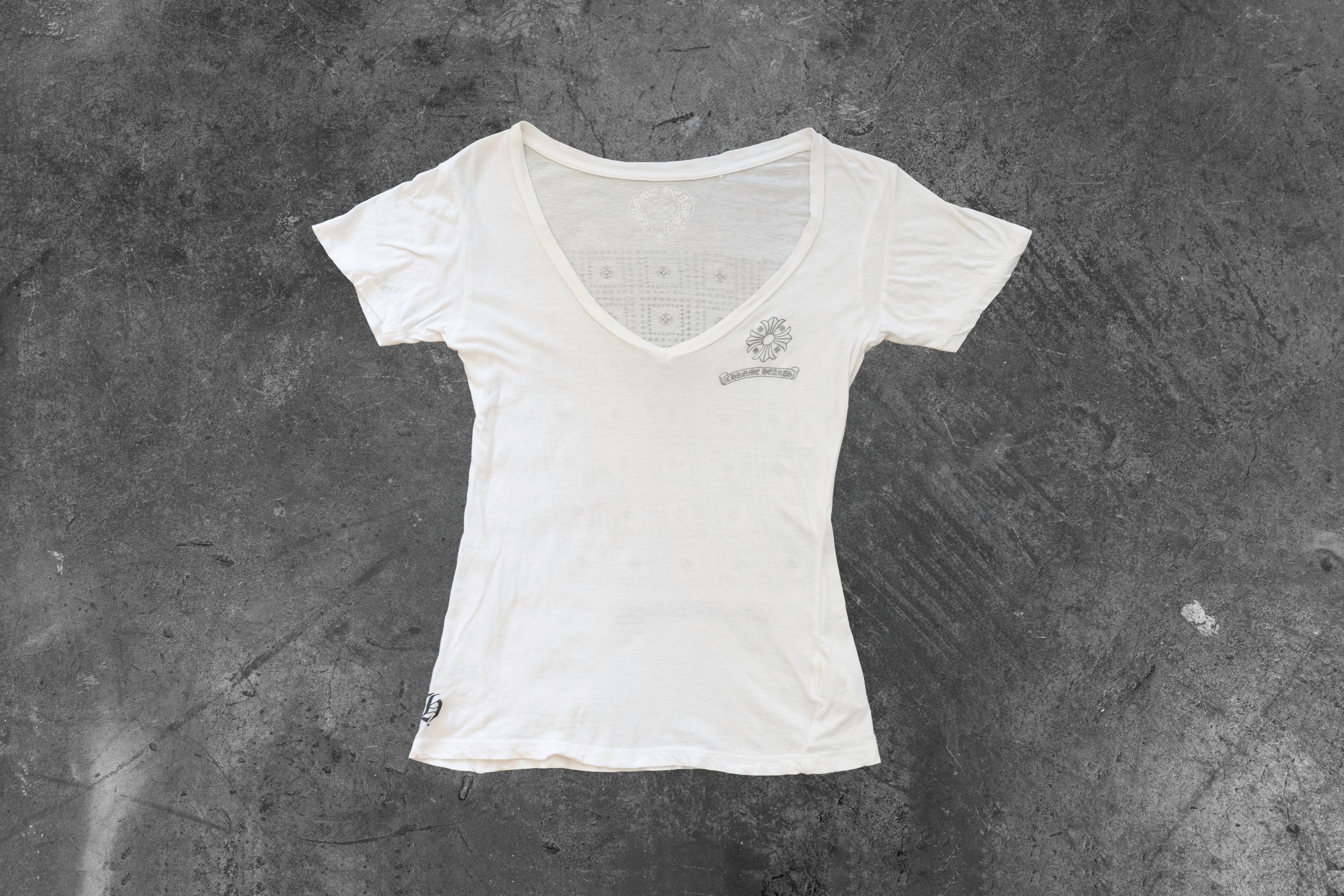 CHROME HEARTS — WHITE V-NECK T-SHIRT