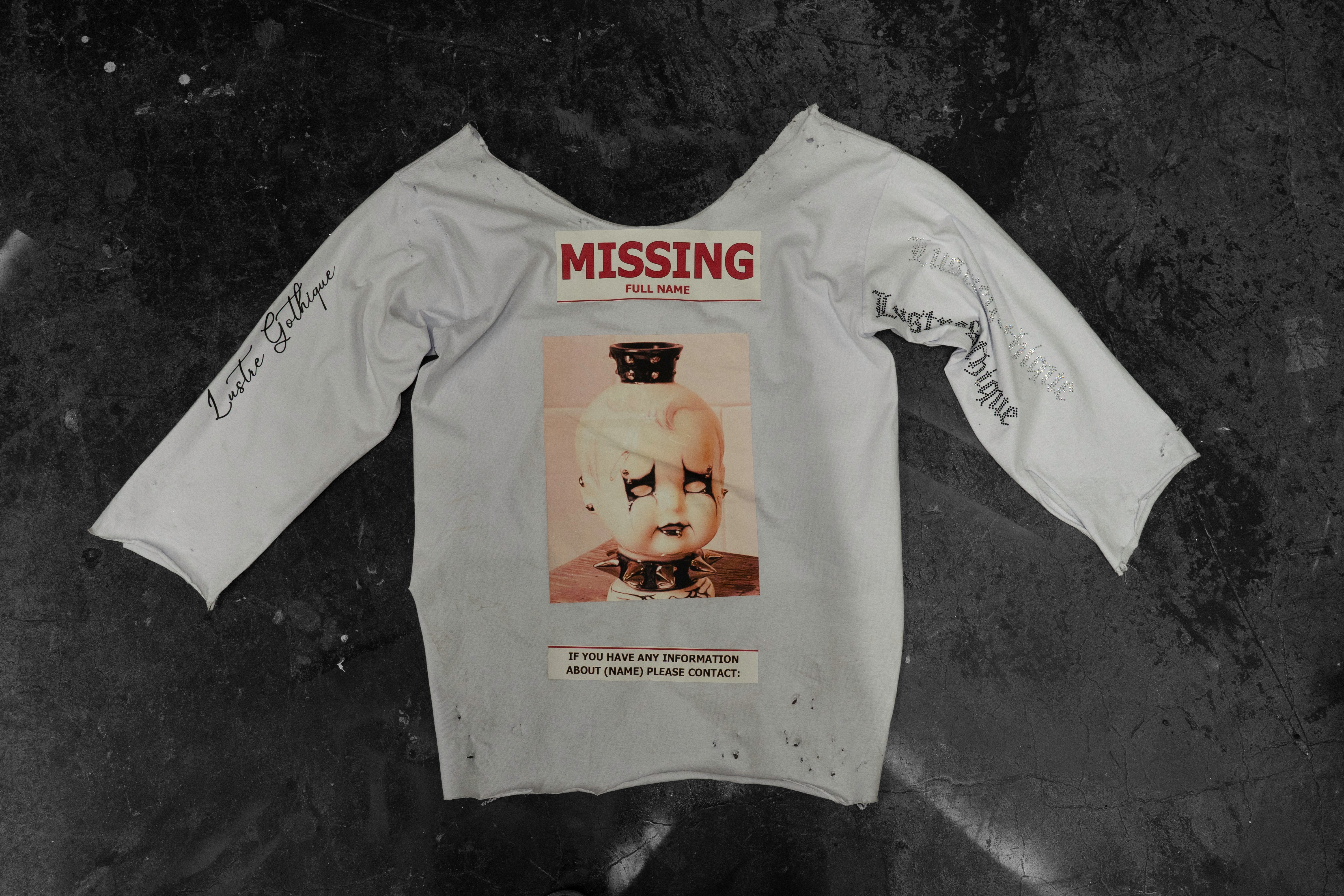 LUSTREGOTHIQUE — DISTRESSED GRAPHIC HIGH LOW LONG SLEEVE (1/1)