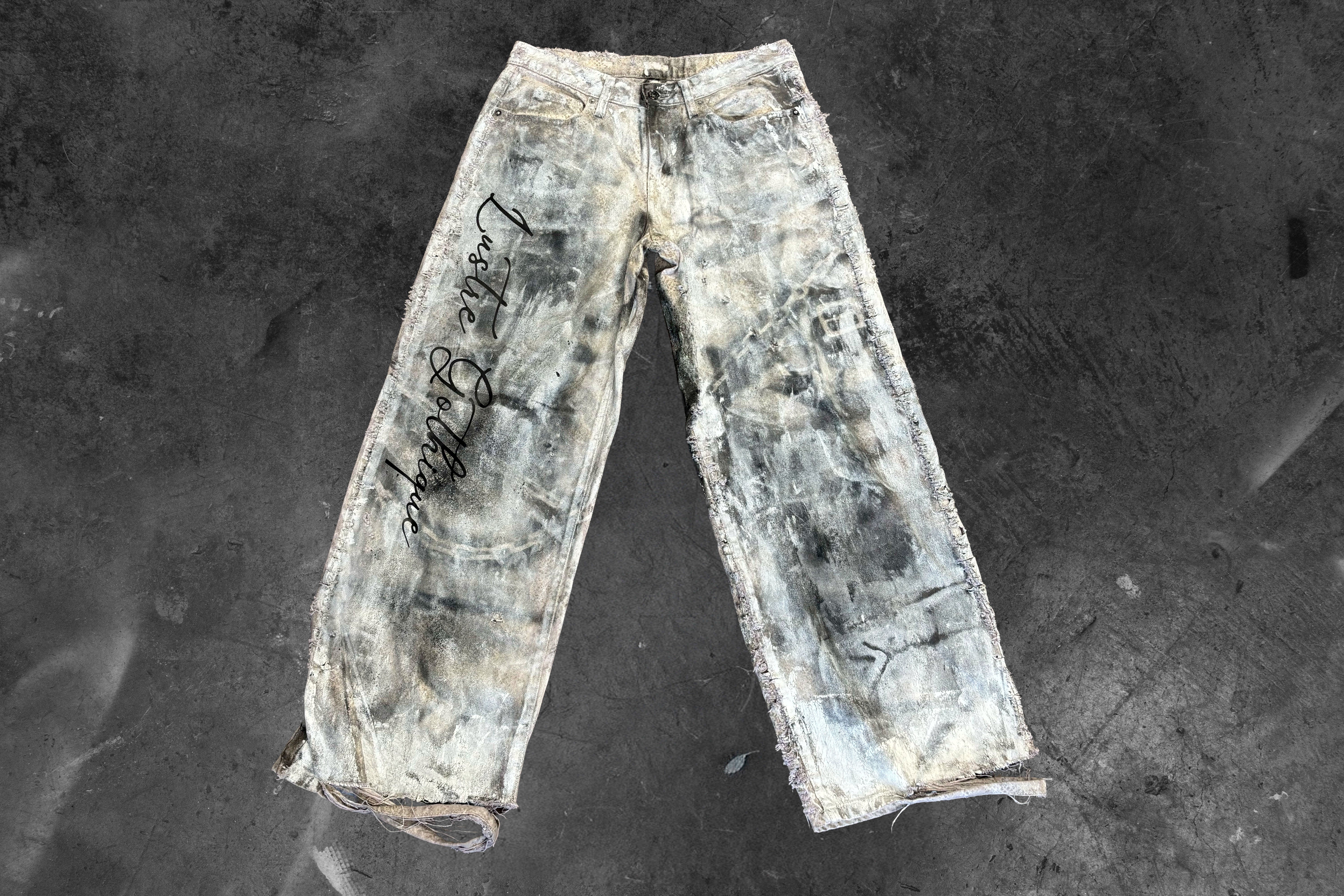 LUSTRE GOTHIQUE — WHITE DISTRESSED JEANS (1/1)