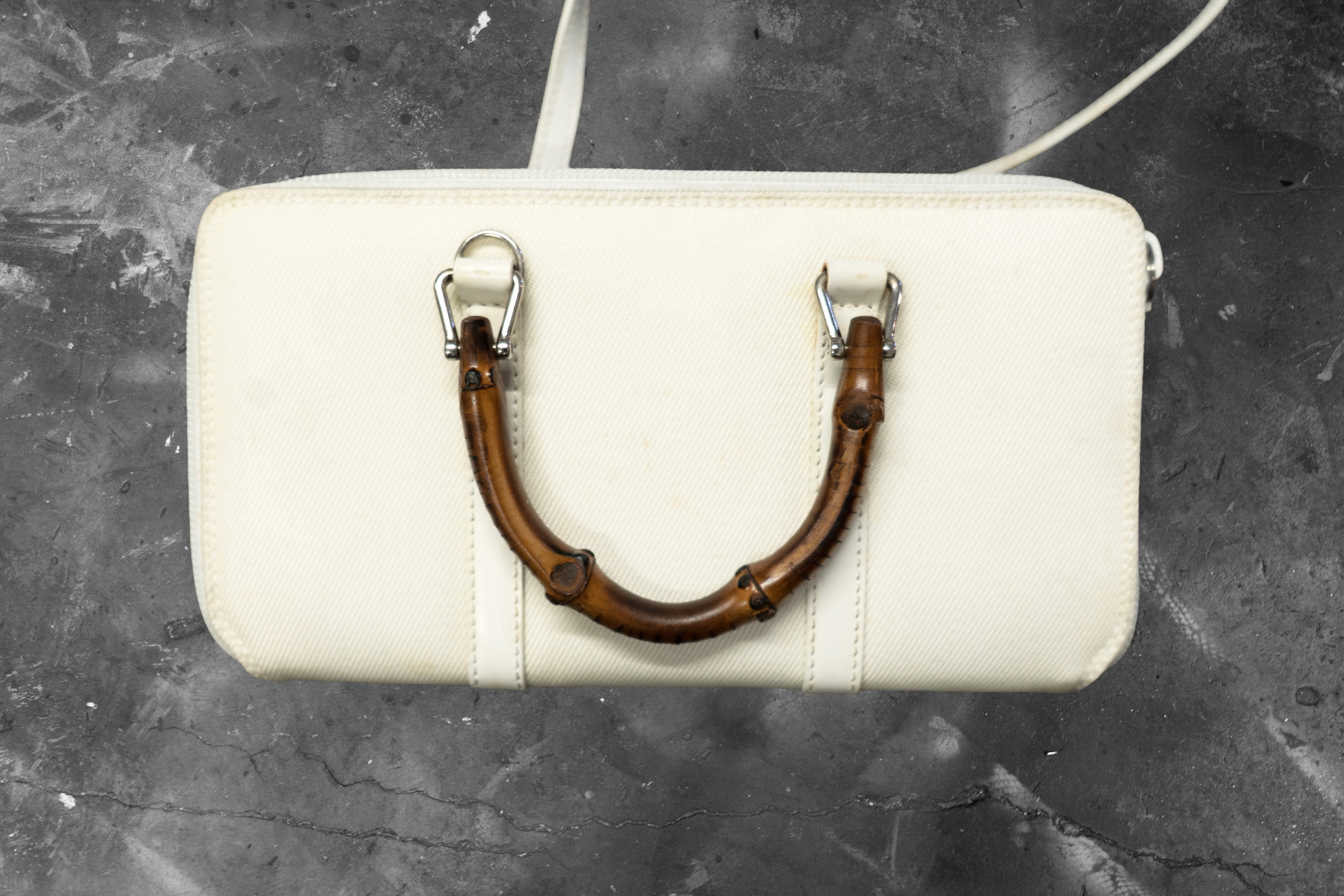 GUCCI — WHITE BAMBOO HANDLE PURSE