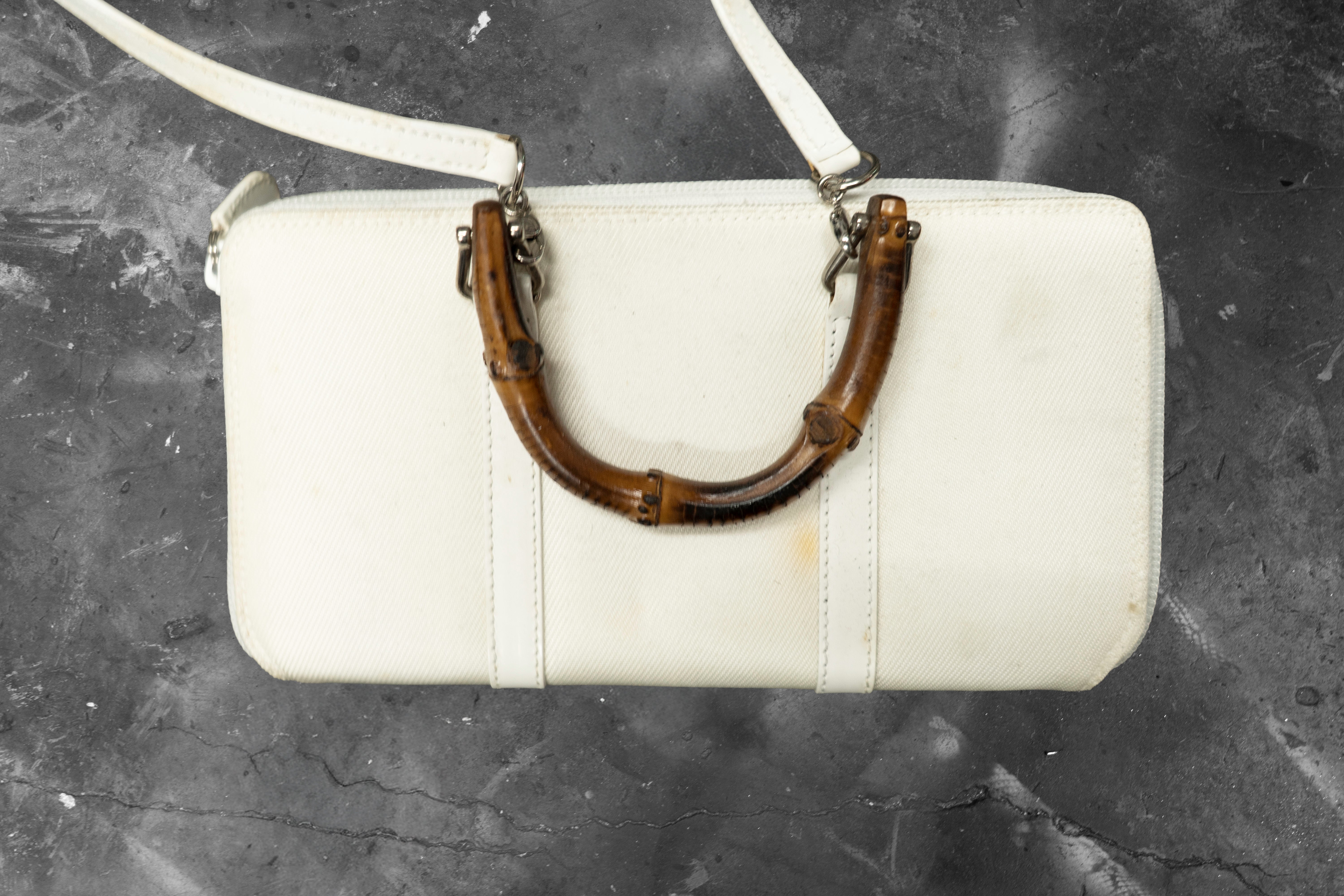 GUCCI — WHITE BAMBOO HANDLE PURSE